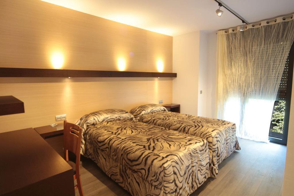 Hotel 9 Sant Antoni Ribes De Freser Phòng bức ảnh