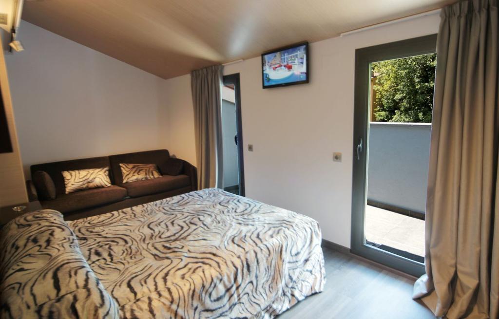 Hotel 9 Sant Antoni Ribes De Freser Phòng bức ảnh