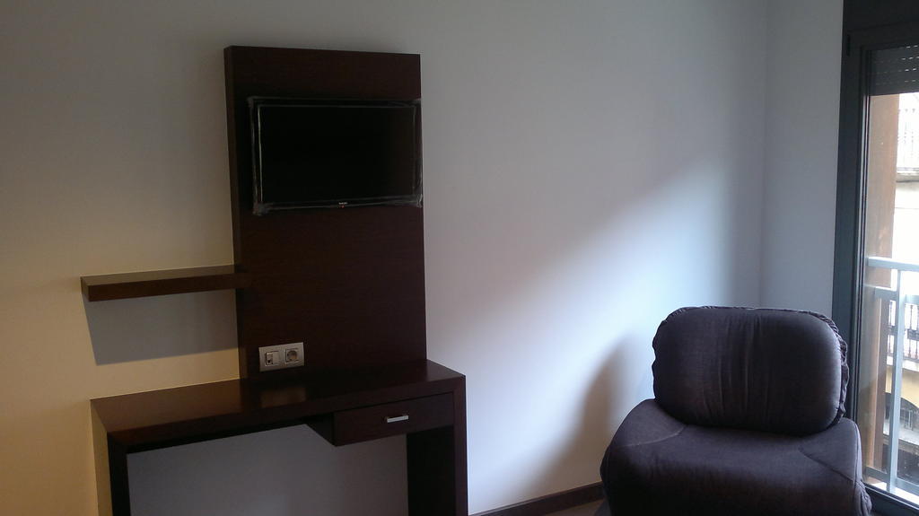 Hotel 9 Sant Antoni Ribes De Freser Phòng bức ảnh