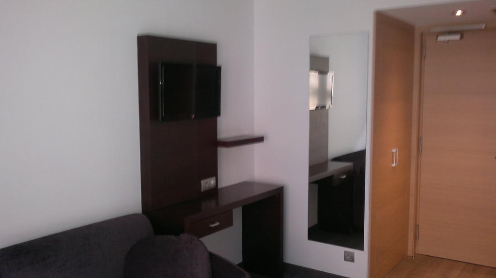 Hotel 9 Sant Antoni Ribes De Freser Phòng bức ảnh